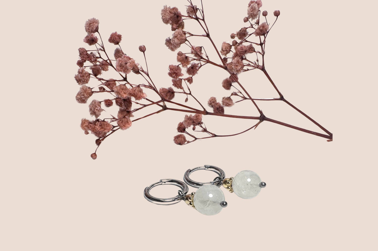 Boucles d’Oreilles en Acier Inoxydable Bicolore Argenté et Doré avec Perle de Pierre de Lune – Élégance et Féminité