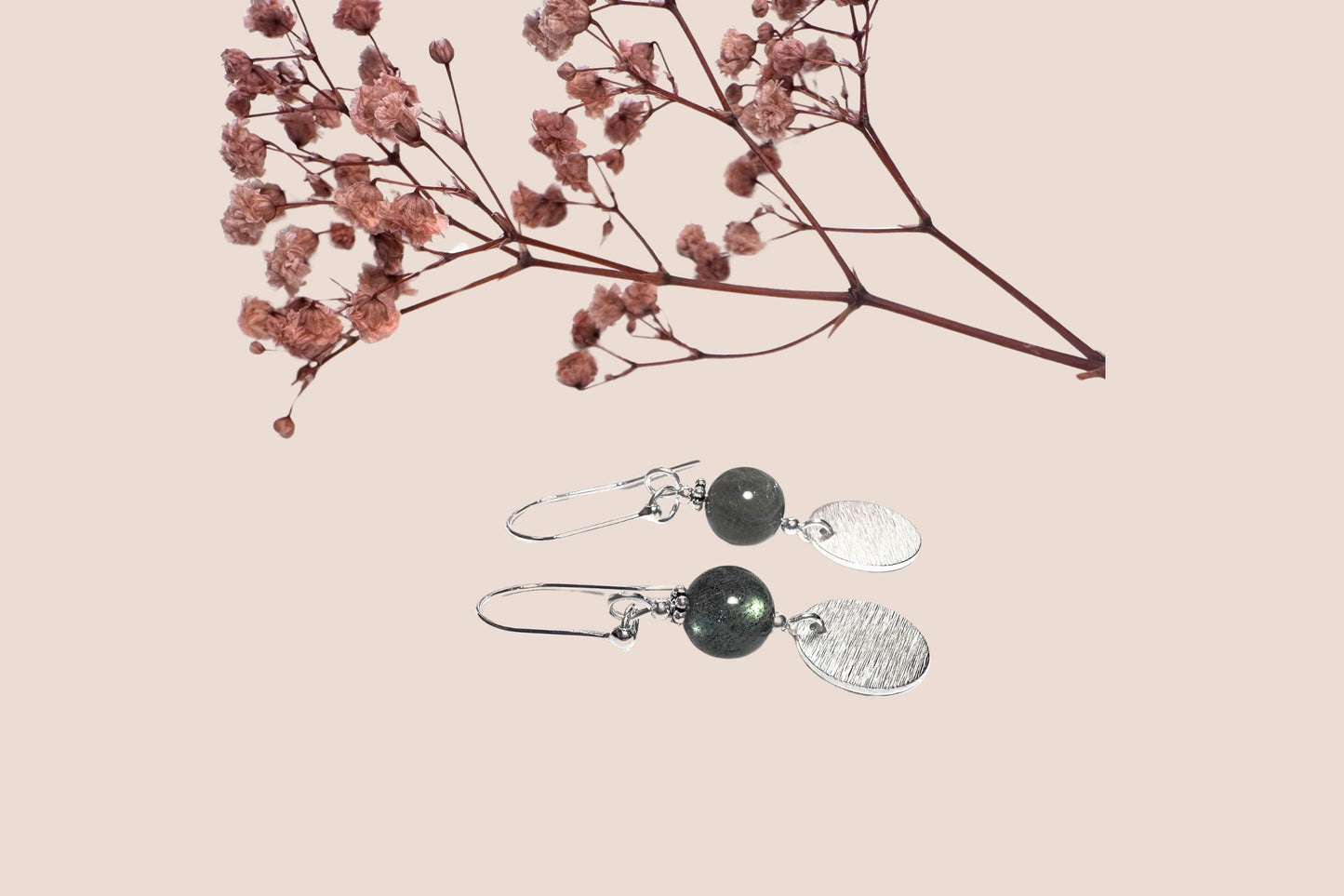 Boucles d’Oreilles en Argent 925 avec Perle de Labradorite – Élégance et Protection