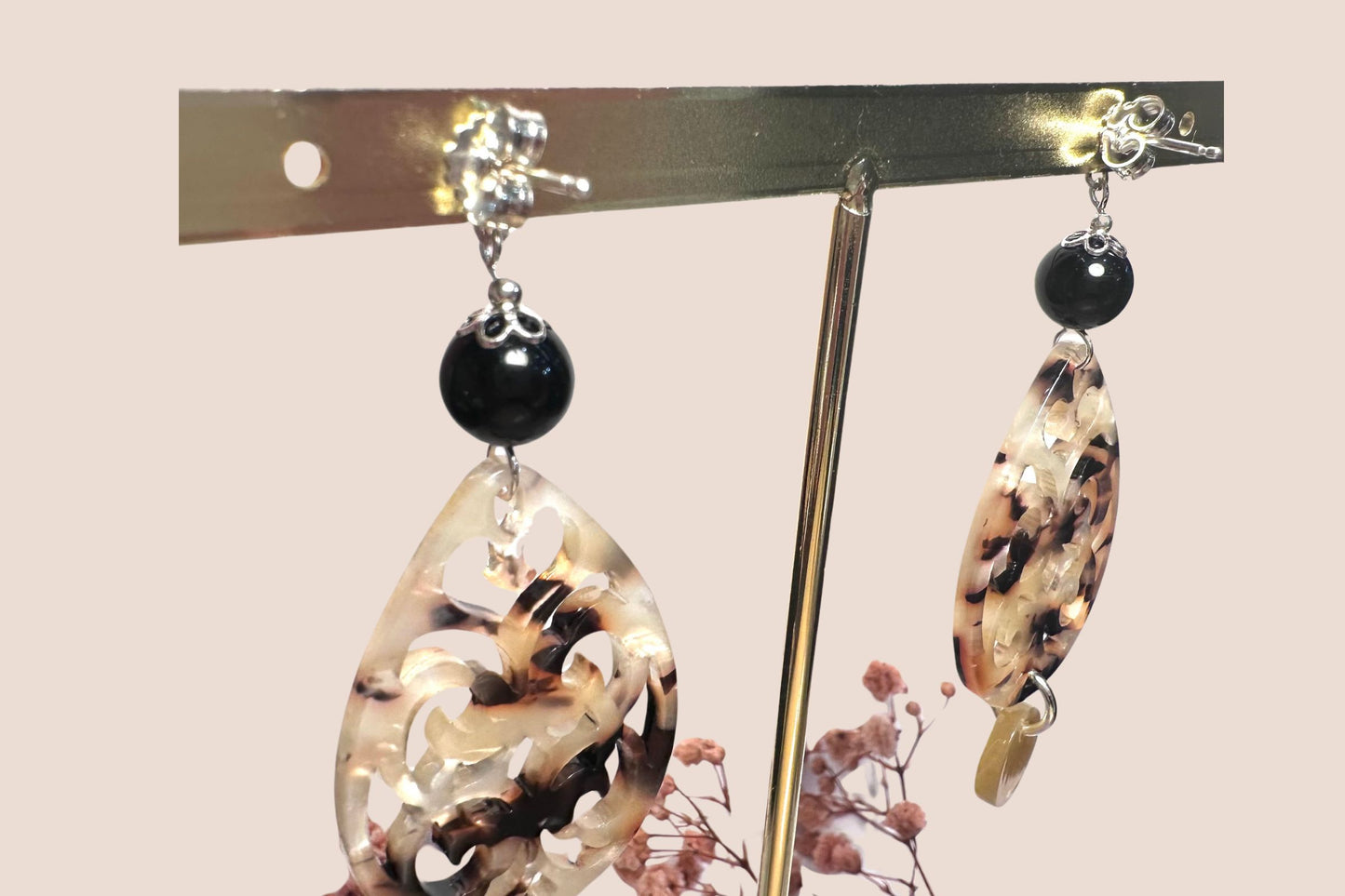 Boucles d’Oreilles en Argent 925 avec Résine et Obsidienne Noire – Mystère et Élégance