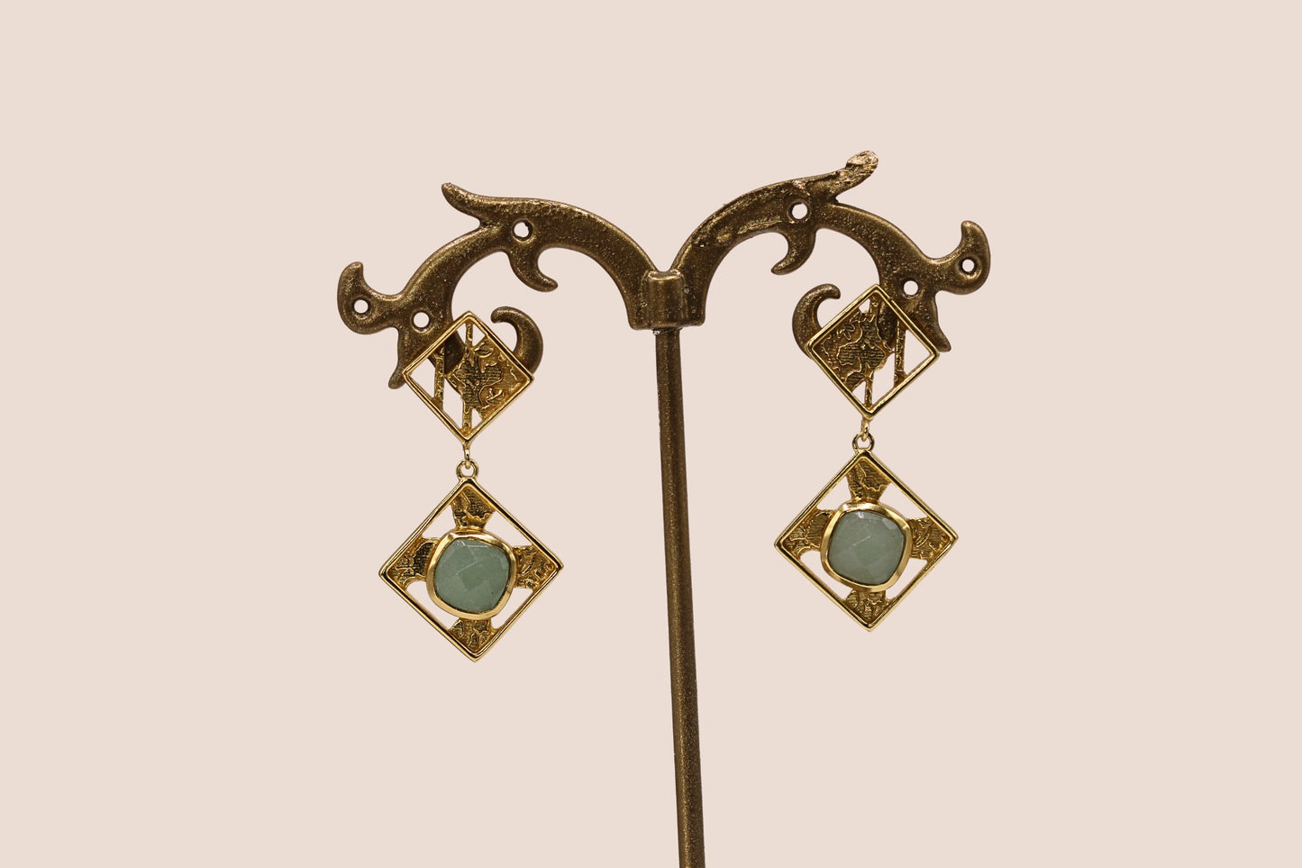 Boucles d’oreilles en acier inoxydable – Élégance et énergie naturelle
