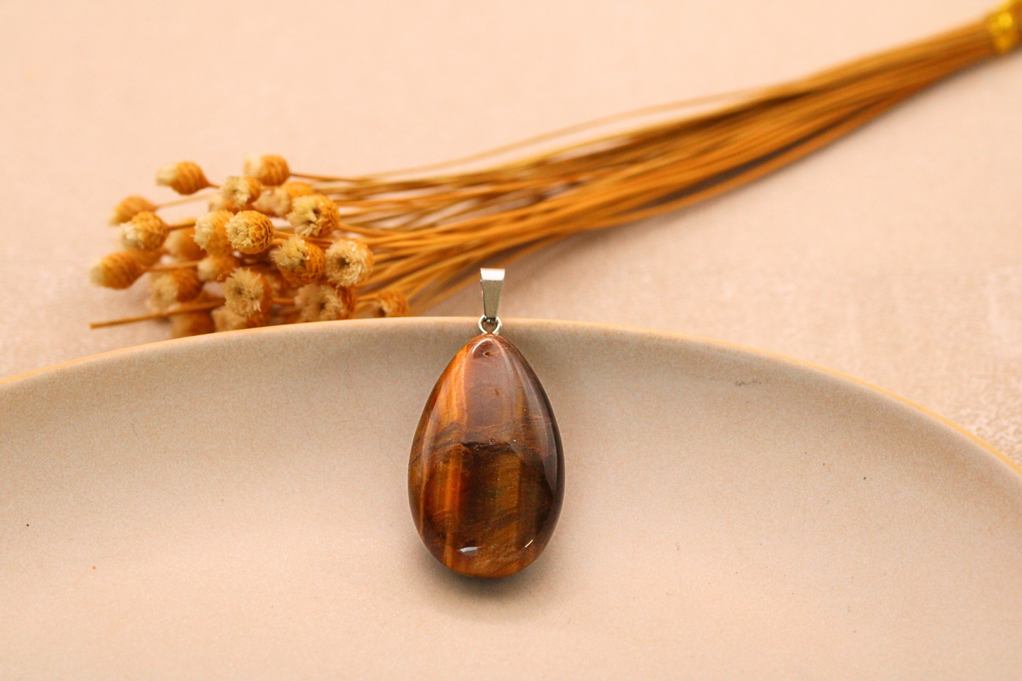 Pendentif en pierres naturelles - simplicité et beauté