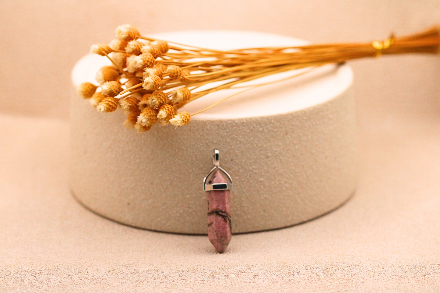 Pendentif Pointe en pierre naturelle - Élégance et Énergie