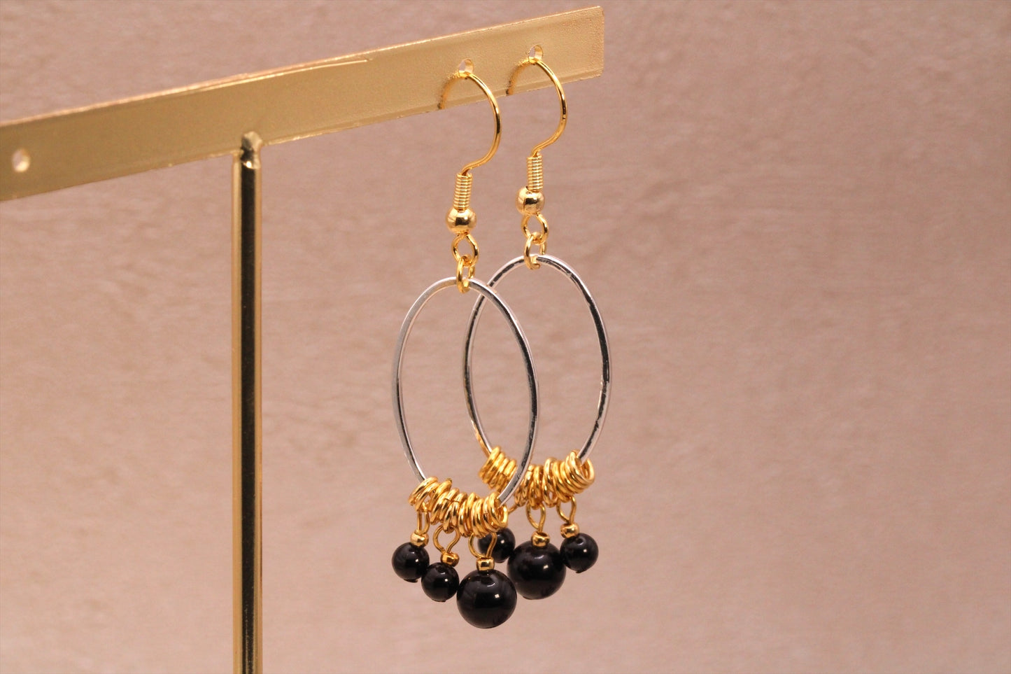 Boucles d'oreilles ovales ornées d'obsidienne noire