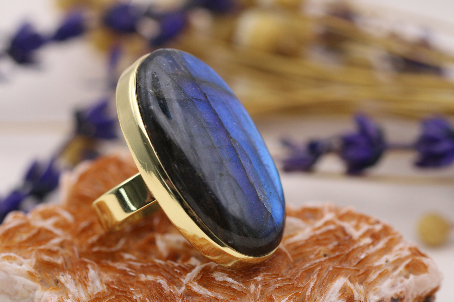 Bague en Labradorite – Élégance et Protection