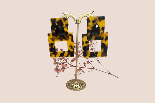 Boucles d'Oreilles Léopard en Résine avec Pierre d'Onyx – Accessoire Élégant et Tendance