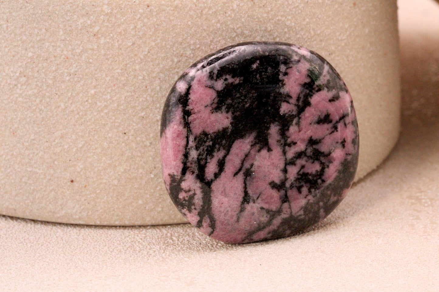 Pierre naturelle de Rhodonite