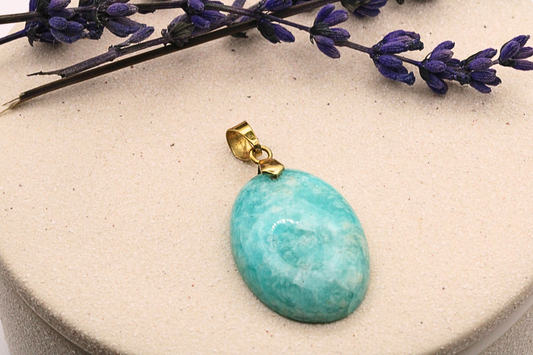 Pendentif en Amazonite Naturelle et Laiton - Élégance et Sérénité